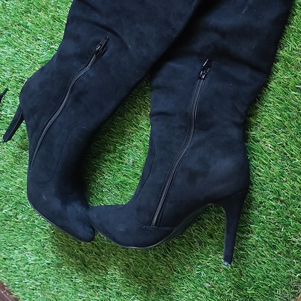 Black Knee-High Women's Boots